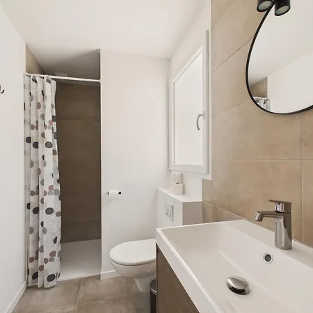 Apartment Pour 2 A St-jean-de-mont Avec Jardin Saint-Jean-de-Monts